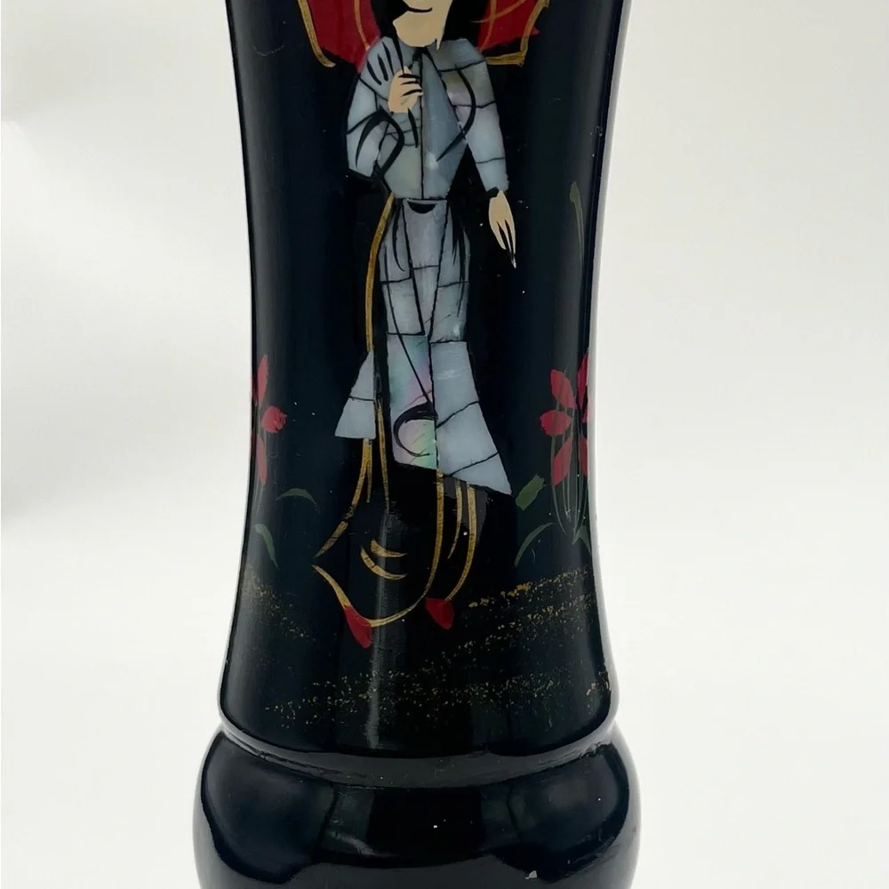 Vintage Vase Black Hand Painted Lacquer‎ Abalone Shell Inlay Fashion Women 7”